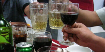 can tet thuc uong quen thuoc day nhieu nguoi roi vao nguy kich 1992.jpg