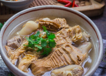 Canh măng móng giò ngày Tết, 5 nhóm người không nên đụng đũa canh mang mong gio pho bien ngay tet nhung 5 nhom nguoi khong nen dung dua 1425.jpg