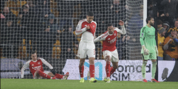 cdv arsenal phan no khi doi nha danh roi chien thang truoc wolves.png