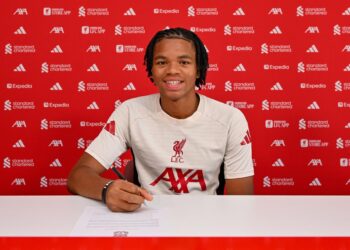 chelsea hot bac tu thuong vu gay tranh cai cua liverpool.jpg