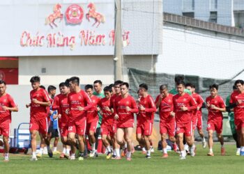 Các đội V.League đồng loạt hội quân mùng 4 Tết cong an tp hcm 2002131230.jpg