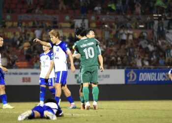 cong phuong nghi tet som.jpg