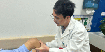 cuoi nam nhieu nguoi di tim lai nhung buoc chan khong dau 2695.png