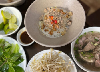 dac san gia lai co mon nhu bo rom kho mon den ngom cang an cang me 2752.jpg