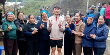 dang thi hong bat ngo tai xuat bong chuyen nhm vay quanh 1029.jpg