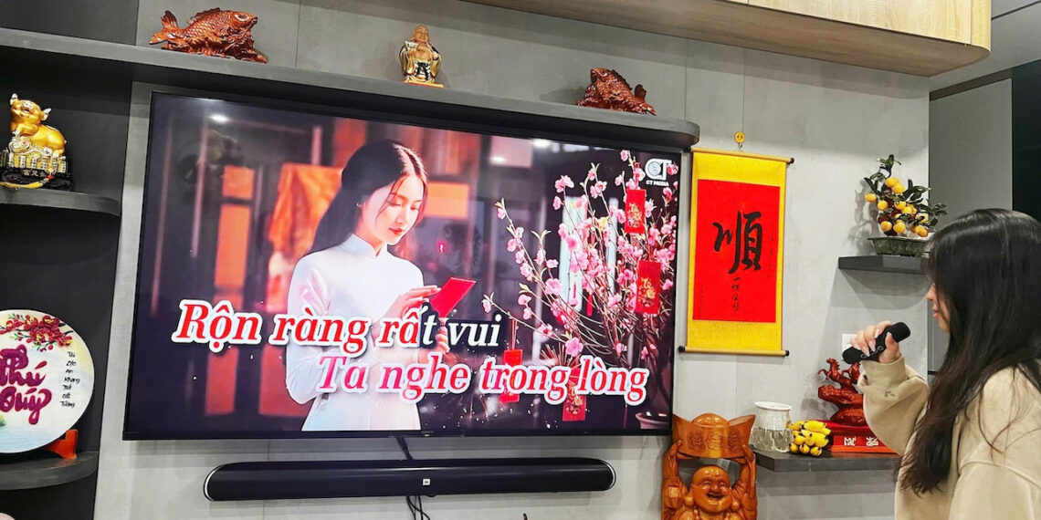 Đau đầu, nhức óc vì tiếng ồn karaoke ngày Tết dau dau nhuc oc vi tieng on karaoke ngay tet 818.jpeg