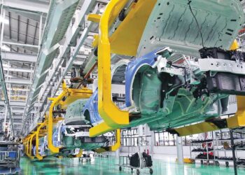 day chuyen lap rap o to mazda tai khu cong nghiep chu lai da nang jpg.16297.jpeg