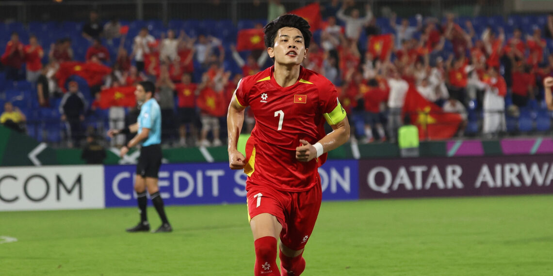 dinh bac nhan tin cuc vui truoc tran dai chien cahn vs ninh binh 1299.jpg