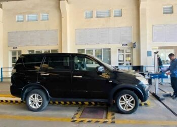 Nhiều ô tô có nguy cơ “trượt” kiểm định khí thải dng kiem 2 jpg.16912.jpeg