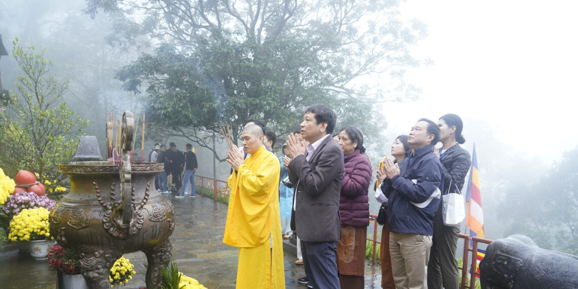 Du xuân 2026: Ngọa Vân du xuan 2026 ngoa van khong gian thien tinh giua dai ngan may phu 465.jpg