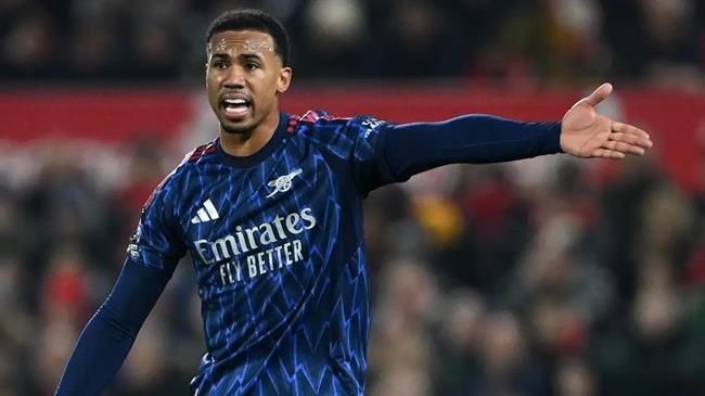 Gabriel Magalhaes thoát thẻ đỏ ở trận hòa Brentford gabriel magalhaes 1302090425.jpg