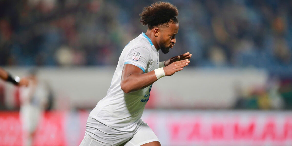 ghi 8 ban thang tu ngay tai xuat xuan son noi dieu bat ngo 2831.jpg