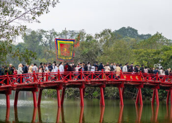 ha noi gay sot voi du khach anh luong tim kiem chuyen bay tang 103 627.jpg