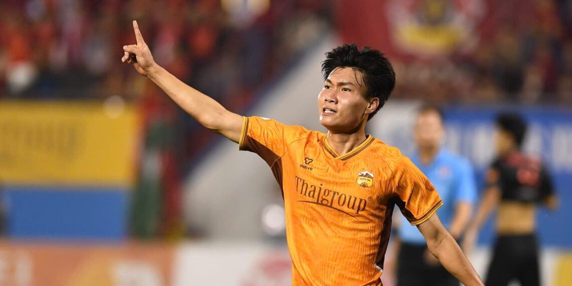 hagl xuat sac danh bai ninh binh 1824.jpg