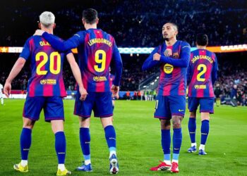 hansi flick lay real madrid dap tra loi mia mai nham vao barca.jpg