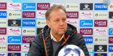 hlv cahn tuyen bo danh thep truoc tran knock out cup c1 chau a 1509.jpg