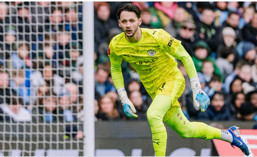 Thủ môn trẻ Man City chỉ ra lý do khiến đội nhà thắng vất vả james trafford 1502075545.png