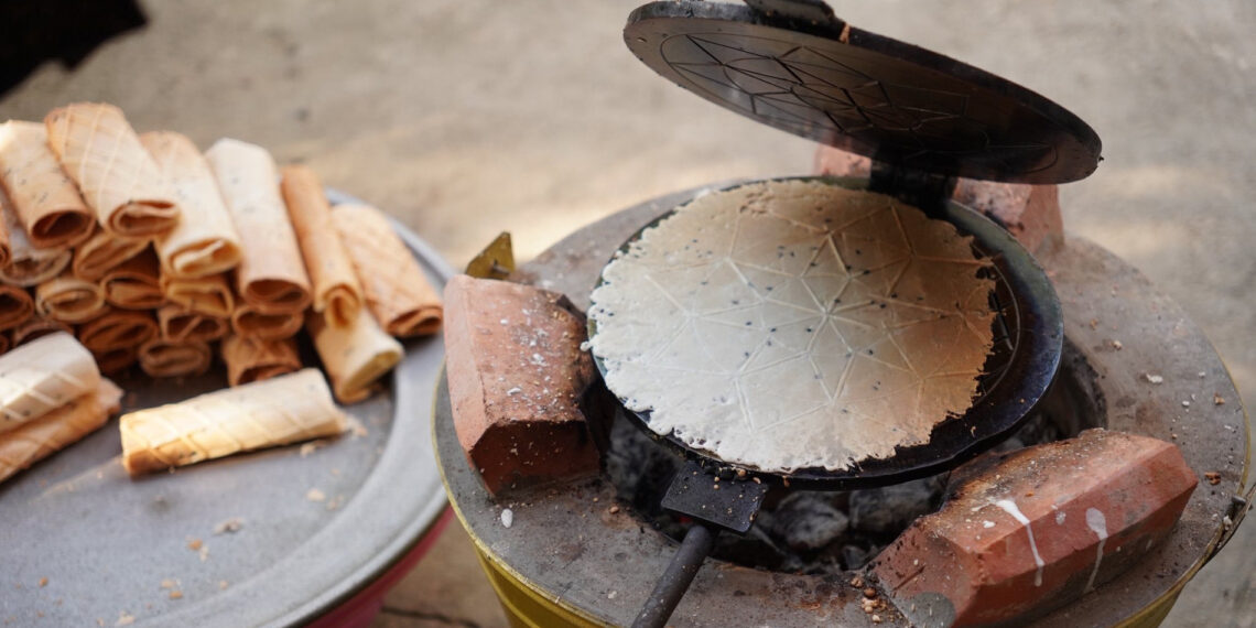 Món ngon ngày Tết ở miền Tây ăn giòn rụm, gợi nhớ tuổi thơ bao người mon ngon ngay tet o mien tay an gion rum goi nho tuoi tho bao nguoi 1982.jpg