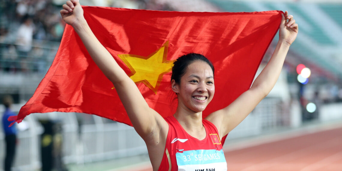 mon qua tet dac biet tang bo cua nha vo dich nhay cao kim anh 1852.jpg