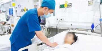 nam sinh dang hoc bong kho tho roi vao nguy kich boi benh hiem gap 1183.png