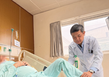 Nam Việt kiều về nước chữa liệt tứ chi, thoát nguy cơ tàn phế nam viet kieu ve nuoc chua liet tu chi thoat nguy co tan phe 538.png