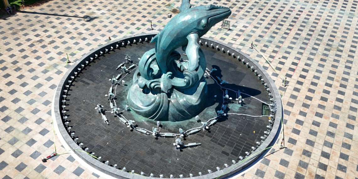 Ngắm tượng cá Ông bằng đồng cao gần 9m, nặng 50 tấn ở Bãi Sau Vũng Tàu