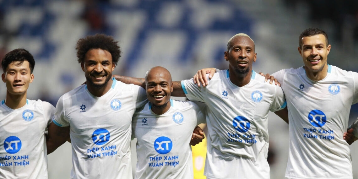 nhan dinh nam dinh vs lion city sailors cho xuan son toa sang 1990.jpg