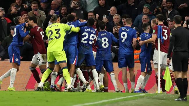 Chelsea và West Ham bị phạt vì để cầu thủ xô xát nhan dinh burnley vs west ham 22h00 ngay 72 chung ket nguoc.jpg