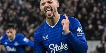 nhan dinh everton vs mu 3h00 ngay 242 vuot kho duoc khong.png