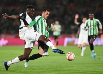 nhan dinh valencia vs real madrid 3h00 ngay 92 khong he de dang.jpeg