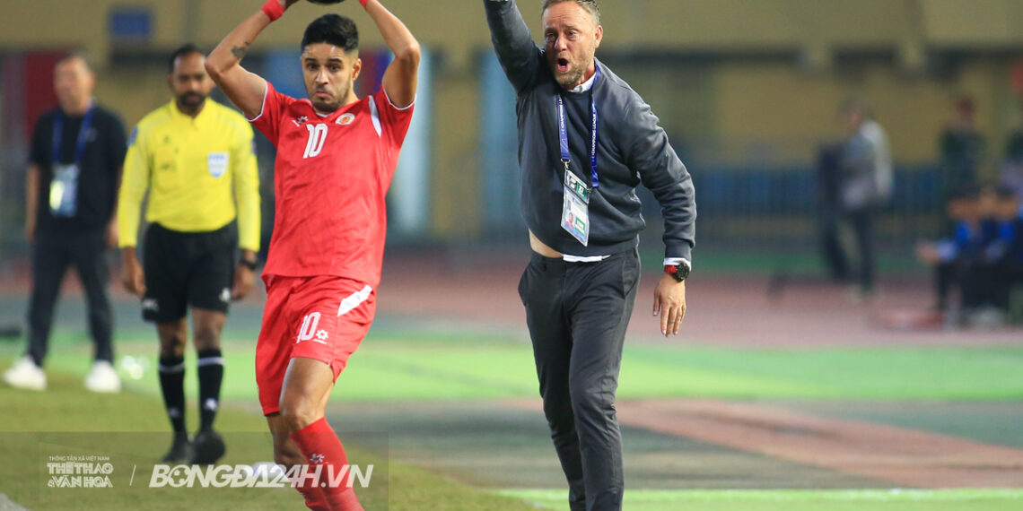 Phản ứng của HLV Mano Polking nua giay dinh doat so phan hai dai dien viet nam tai dau truong chau luc.jpg