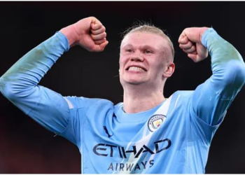 pep canh bao arsenal dung mung voi.png