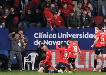 Real Madrid lâm vào cảnh trắng tay đúng phút 90 r1618191 3 1296x729 16 9 17717 4 2202060211.jpg