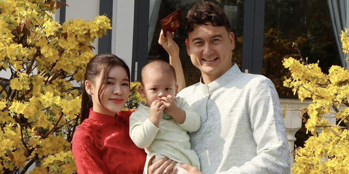 Sao bóng đá Việt Nam tưng bừng chơi Tết sao bong da viet nam tung bung choi tet 587.jpg