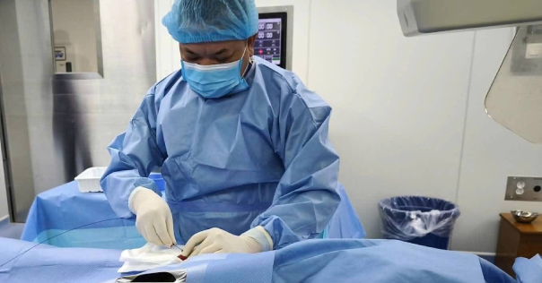 sau va cham o to nguoi dan ong nguy kich vi tu bat xe ve ha noi 1509.png