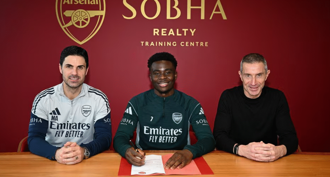 Bukayo Saka ký hợp đồng dài hạn với Arsenal screenshot 2026 02 20 101126 2002101141.png