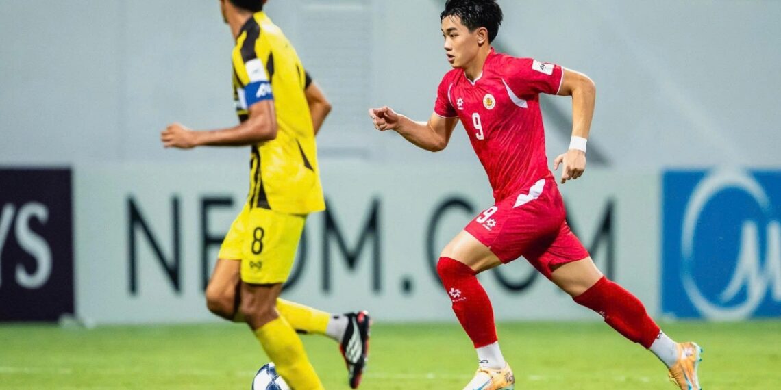 that bai cua cahn khien bong da viet nam tut hang chau a.jpg