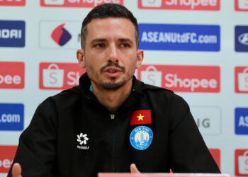 Thầy Xuân Son chia tay CLB Nam Định, HLV Vũ Hồng Việt trở lại thay xuan son chia tay clb nam dinh hlv vu hong viet tro lai 517.jpg