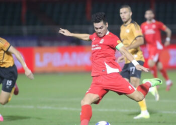 tien linh chan thuong ca tphcm thua dau thanh hoa 2006.jpg