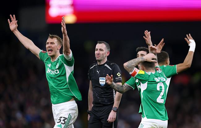 Wayne Rooney chê trọng tài quá phụ thuộc vào VAR toolxoxcom final cxp4vpqlgi 1602222646.jpg