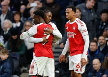 Vượt qua áp lực, Arsenal đè bẹp Tottenham tottenham vs arsenal 12 2302002553.jpg