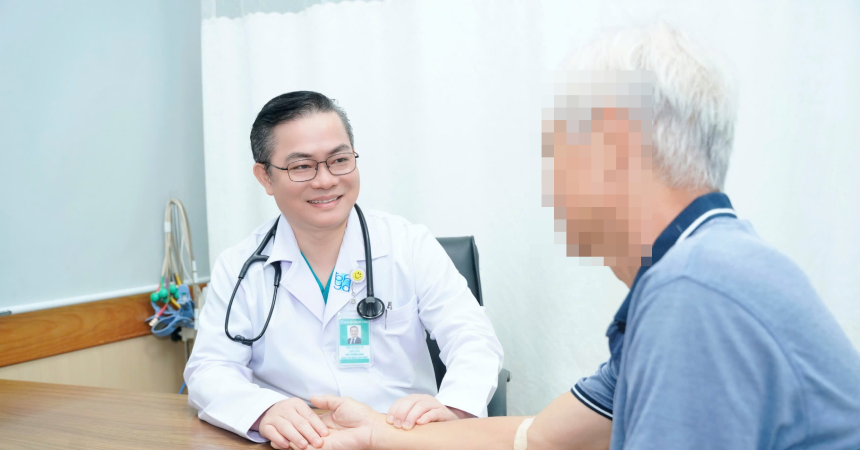 Từ cậu bé bán hủ tiếu gõ tới phó giáo sư hồi sinh những trái tim tu cau be ban hu tieu go toi pho giao su hoi sinh nhung trai tim 1954.png