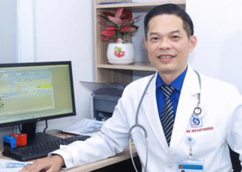 tu cau be ngheo hay dau om tro thanh bac si truong khoi san benh vien lon 561.png