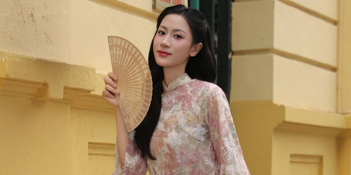 tuyen thu bong chuyen nu viet nam ron rang khoe sac ngay tet 2225.jpg