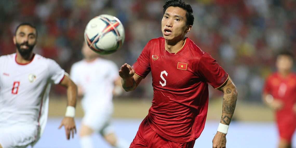 tuyen viet nam dau malaysia van hau khien hlv kim sang sik kho nghi 1271.jpg