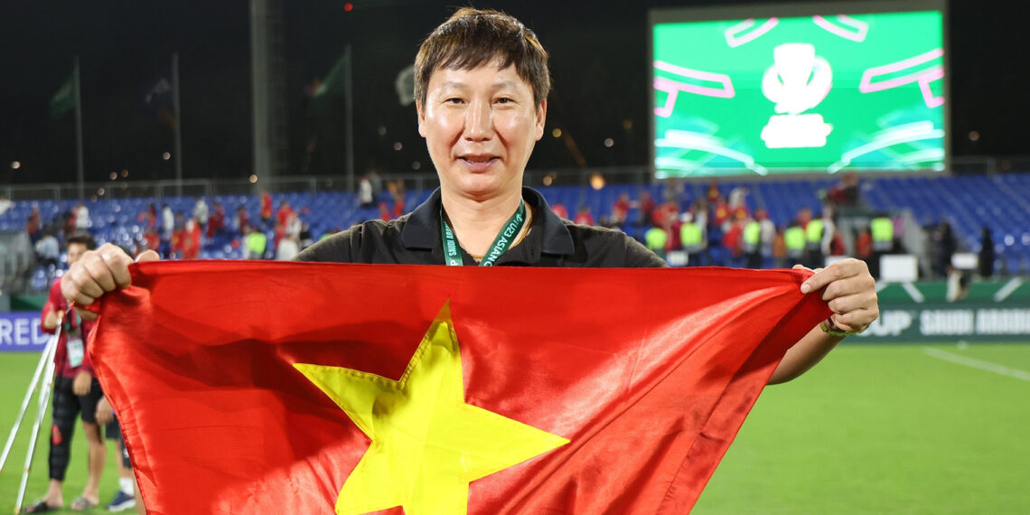 tuyen viet nam hlv kim sang sik co nhung von lieng gi dau malaysia 2396.jpg