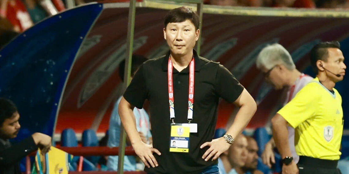 tuyen viet nam lo cho ong kim sang sik khi v league chua mat ga 3440.jpg