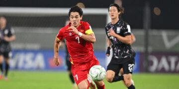 u23 viet nam va mon qua tet som cho hlv kim sang sik 2073.jpg