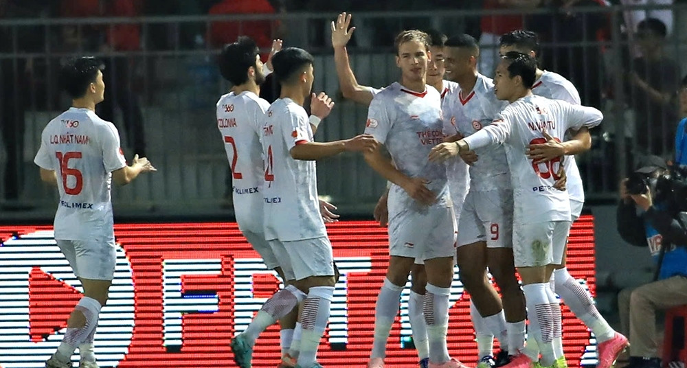 van khang va nhat minh tro lai the cong viettel thang nghet tho hai phong 1739.jpg