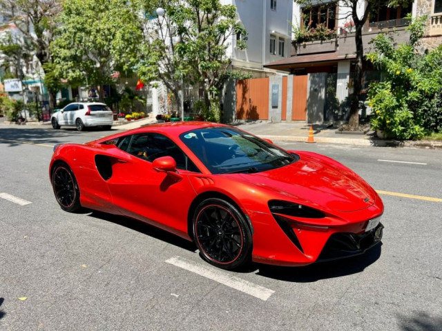 Siêu xe McLaren Artura Coupe đầu tiên lên sàn xe cũ: Lăn bánh 1.800km, "lỗ" hơn 3 tỷ đồng xehay mclaren artura 230226 1.jpg